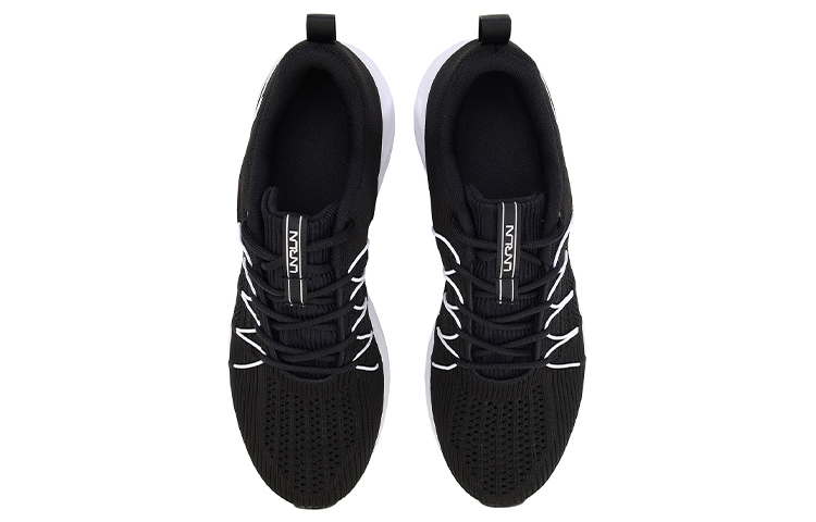 Shop Li-Ning Essence Low-Top Running ''Nero Standard''. ARHP127-2