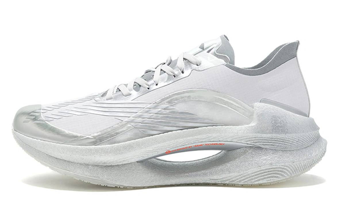 Li-Ning Essential