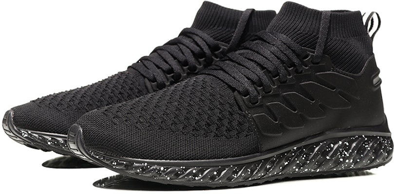 Li-Ning Heiyun 'Hitam' Sneakers ARHN267-1 Lookbook Li-Ning Heiyun 'Hitam' Sneakers ARHN267-1