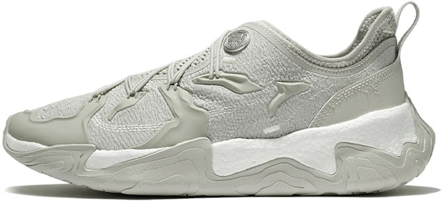 Li-Ning Kung Fu 22 x Jackie Chan 'Abu Putih' AGLS075-3 Buy Li-Ning Kung Fu 22 x Jackie Chan 'Abu Putih' AGLS075-3