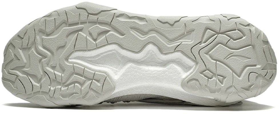 Li-Ning Kung Fu 22 x Jackie Chan 'Abu Putih' AGLS075-3 Shop Li-Ning Kung Fu 22 x Jackie Chan 'Abu Putih' AGLS075-3