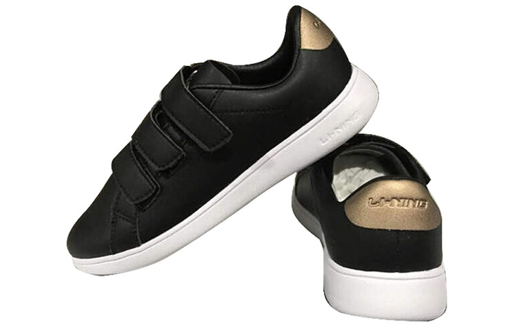 Shop Li-Ning Gaya Hidup Low-Top 'Hitam' AGCM195-2