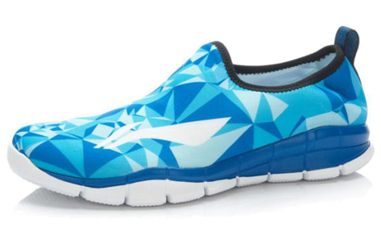 Lookbook LiNing李寧 輕便透氣 低筒休閒跑步鞋 白藍