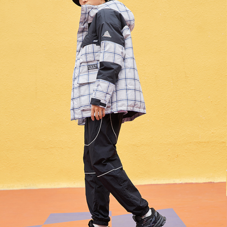 Shop 李宁宽松版复古灰色羽绒冬季外套 AYMQ129-1