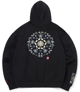 Li-Ning Paris Fashion Week Lotus Hoodie Hitam AWDQ625-1 Lookbook Li-Ning Paris Fashion Week Lotus Hoodie Hitam AWDQ625-1