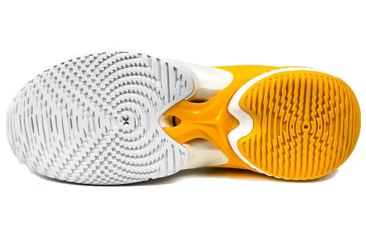 Lookbook 李宁 空袭10 深圳马可波羅 CBA系列中幫實戰籃球鞋 男款 白黃紅