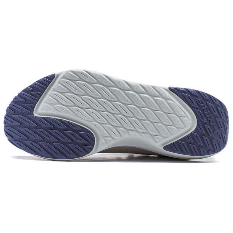 Shop Li-Ning Soft GO Low 'Keselesaan Putih Biru' AGLU011