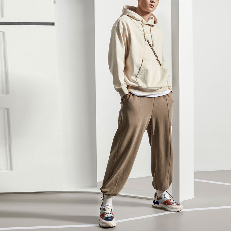 Shop 李寧運動時尚寬鬆刺繡logo連帽衫 燕麥米色 AWDR231-1