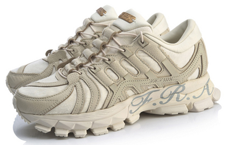 Lookbook Li-Ning Stability ''Hellbraun'' ARZP011-2