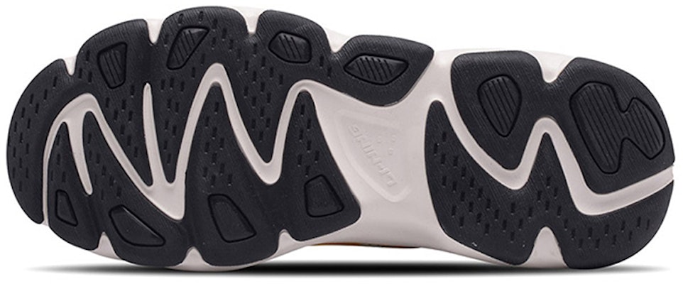 李宁时尚鞋款‘米色黑’ AGLN069-13 Lookbook 李宁时尚鞋款‘米色黑’ AGLN069-13