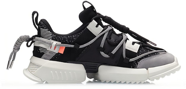 Li-Ning Titan x 2019 New York Fashion Week 'Hitam Putih' AGLP075-3 Order Li-Ning Titan x 2019 New York Fashion Week 'Hitam Putih' AGLP075-3