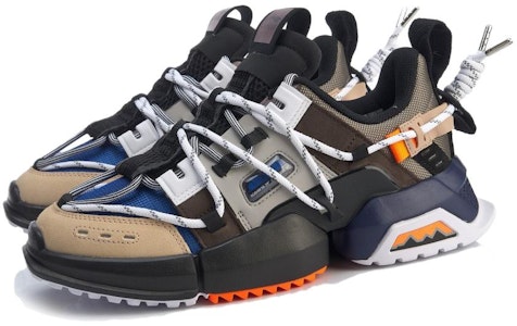 李宁 盘古 耐磨透氣 低幫 老爹鞋 黑棕 Lookbook 李宁 盘古 耐磨透氣 低幫 老爹鞋 黑棕