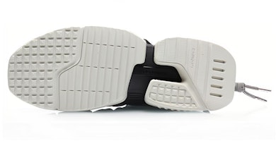 Li-Ning Titan x 2019 New York Fashion Week 'Hitam Putih' AGLP075-3 Shop Li-Ning Titan x 2019 New York Fashion Week 'Hitam Putih' AGLP075-3