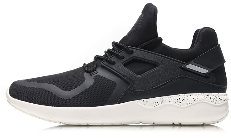 li-ning-trend-reflective-breathable-low-top-running-black-and-white-aglm-087-4