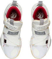 LiNing李寧 全城9 V2 減震回彈透氣支撐耐磨 低筒 籃球鞋 乳白色 Shop LiNing李寧 全城9 V2 減震回彈透氣支撐耐磨 低筒 籃球鞋 乳白色