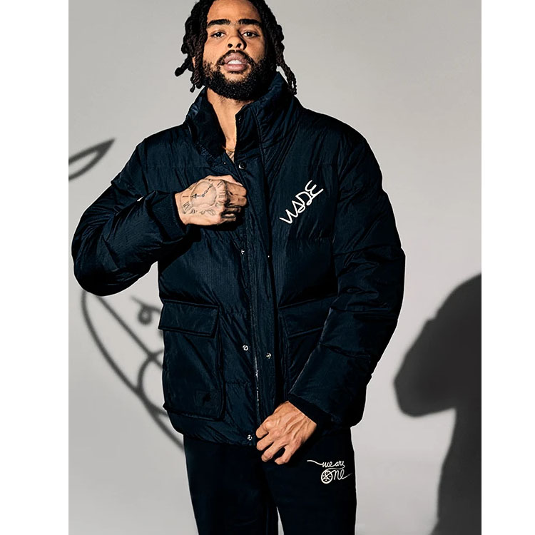 Shop 리닝 x DFT 아티스트 웨이드 시리즈 로고 스탠드 칼라 패딩 재킷 블랙. AYMR443-1