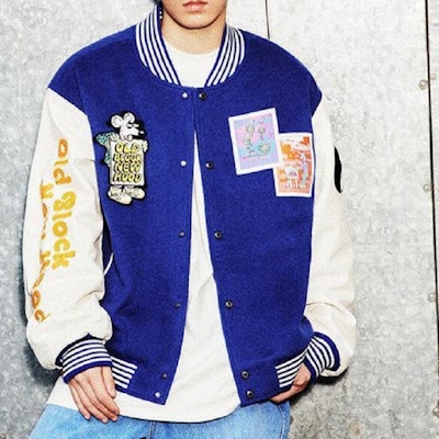 Li-Ning x Steven Harrington Jaket Grafiti Sulam Biru Putih. AJMT301-2 Shop Li-Ning x Steven Harrington Jaket Grafiti Sulam Biru Putih. AJMT301-2