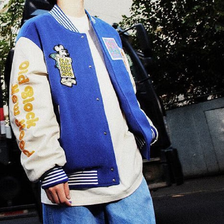 Purchase Li-Ning x Steven Harrington Jaket Grafiti Sulam Biru Putih. AJMT301-2