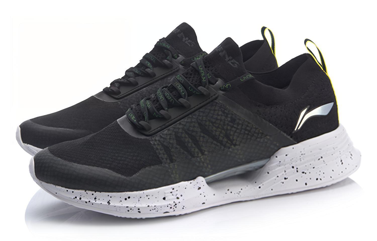 Lookbook Li-Ning Yun 'Black Shock-Absorbing Runner' ARHP031-5