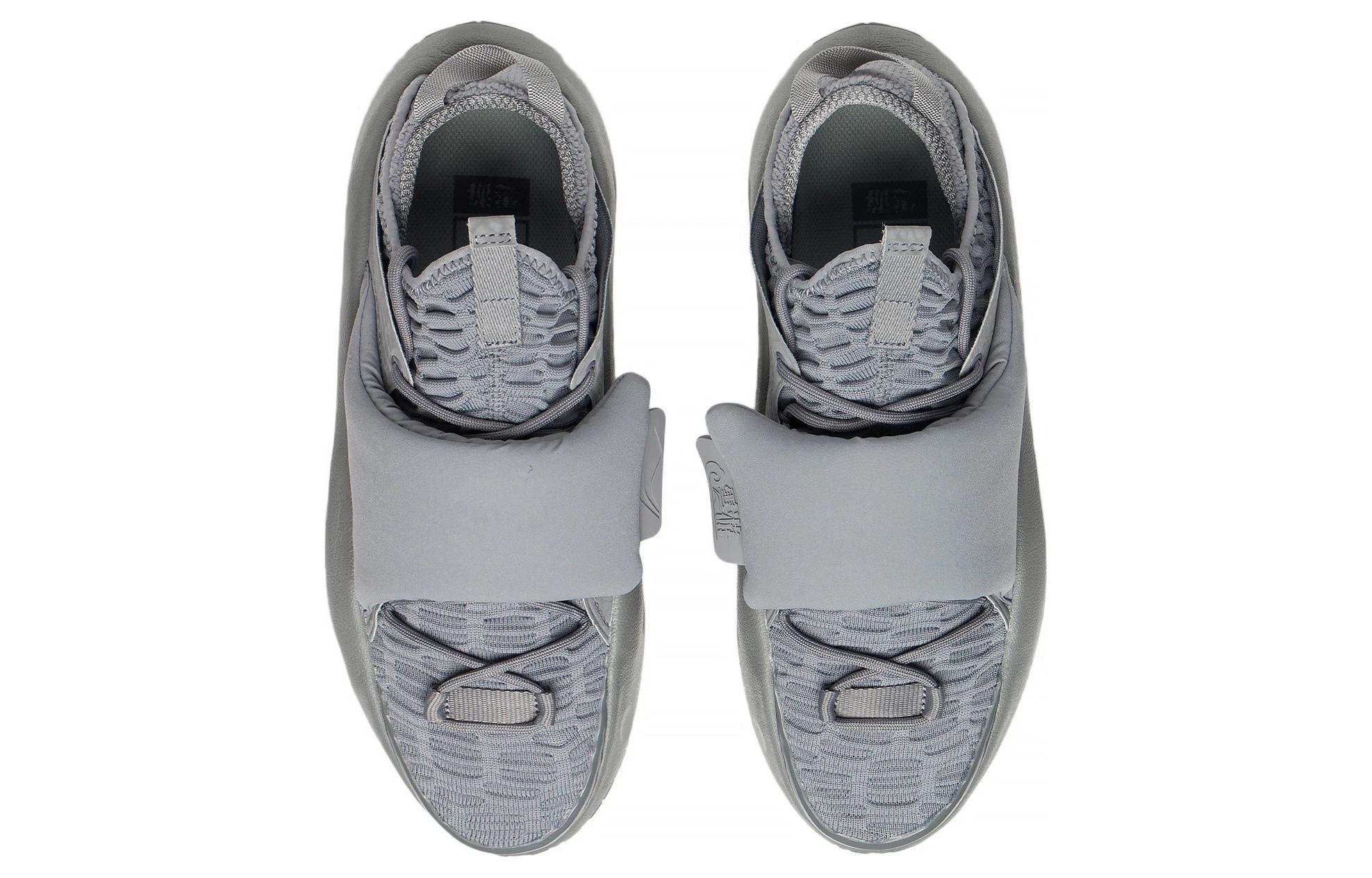 Shop Li-Ning YunYou Low 'Abu-Abu' AZGS107-3