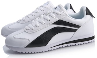 LiNing李宁 3K 防滑輕便耐磨 低幫 運動休閒鞋 白黑 Lookbook LiNing李宁 3K 防滑輕便耐磨 低幫 運動休閒鞋 白黑