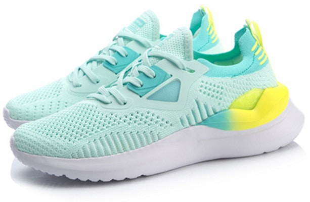 LiNing李寧 乘風 一體織透氣潮流休閒鞋 女款 柔水藍 Lookbook LiNing李寧 乘風 一體織透氣潮流休閒鞋 女款 柔水藍