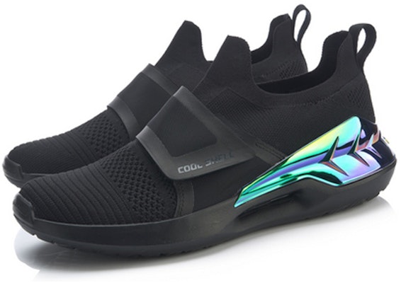 Li-Ning Comet 2 No Boundaries 'Hitam' Sneakers AGLP027-1 Lookbook Li-Ning Comet 2 No Boundaries 'Hitam' Sneakers AGLP027-1