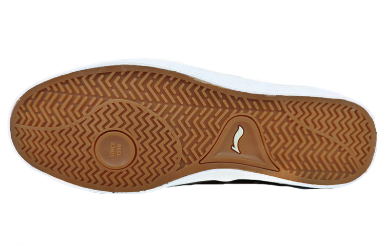 Lookbook LiNing李寧 舒適透氣 低筒休閒板鞋 黑