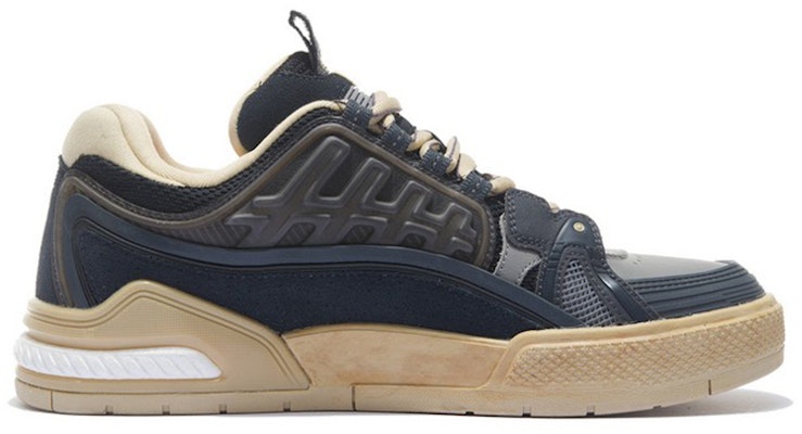 Li-Ning ERA 'Hitam' AZGS009-3 Order Li-Ning ERA 'Hitam' AZGS009-3