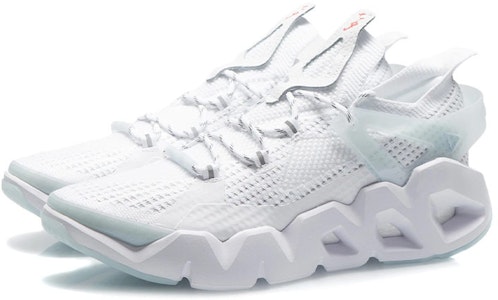 Li-Ning Essence 2.3 Delta 'Putih' AGBR045-2 Lookbook Li-Ning Essence 2.3 Delta 'Putih' AGBR045-2