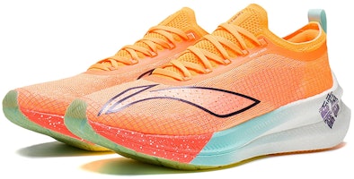 李宁 飞电2.0 精英款 一體織 高競速 跑步鞋 男款 螢光橙 Lookbook 李宁 飞电2.0 精英款 一體織 高競速 跑步鞋 男款 螢光橙