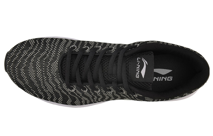 Shop LiNing李寧 疾風 防滑輕質跑步鞋 黑灰