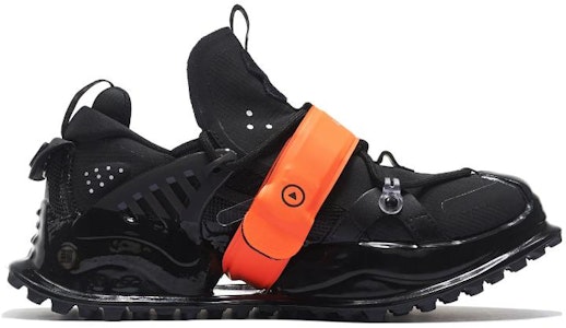 Li-Ning Titan Halo 'Hitam Orange' AZGS101-1 Order Li-Ning Titan Halo 'Hitam Orange' AZGS101-1