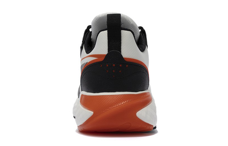 Shop 李宁 Plus '白色 黑色 橙色' AGLR233-4