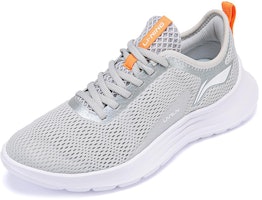 LiNing李寧 透氣防滑耐磨 低筒 跑步鞋 男款 硬幣灰 Lookbook LiNing李寧 透氣防滑耐磨 低筒 跑步鞋 男款 硬幣灰