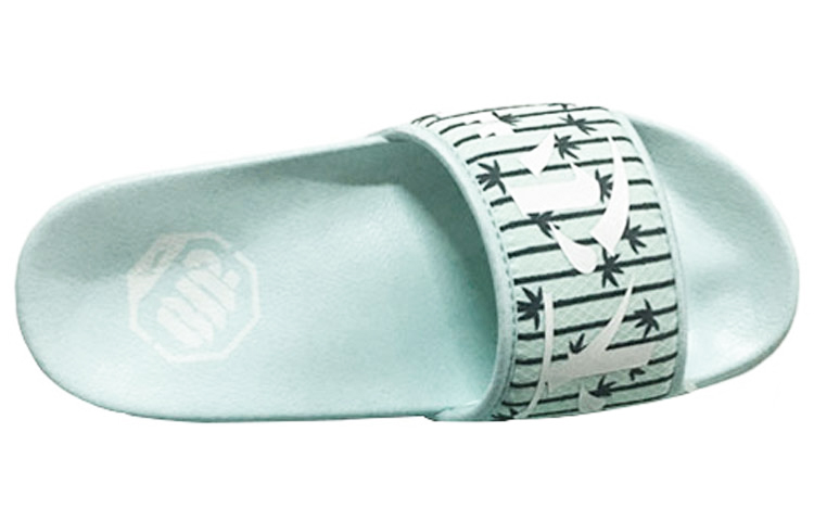 Shop 李宁 Badfive 休闲拖鞋 '绿色' ABTP003-5