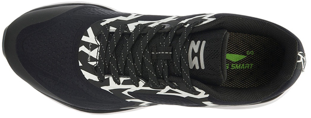 LiNing李寧 雲三代Smart 智慧減震跑步鞋 黑白 Lookbook LiNing李寧 雲三代Smart 智慧減震跑步鞋 黑白