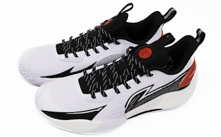 LiNing李寧 閃擊7 減震防滑耐磨 低筒 籃球鞋 男款 白 Lookbook LiNing李寧 閃擊7 減震防滑耐磨 低筒 籃球鞋 男款 白