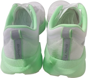 LiNing李寧 超輕19 夜不閉滬 輕量夜光 減震 低幫 跑步鞋 男女同款 白綠 Lookbook LiNing李寧 超輕19 夜不閉滬 輕量夜光 減震 低幫 跑步鞋 男女同款 白綠