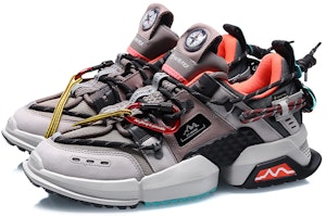 LiNing李宁 盤古 Gtx 防滑耐磨 低幫 運動休閒鞋 白灰 Lookbook LiNing李宁 盤古 Gtx 防滑耐磨 低幫 運動休閒鞋 白灰