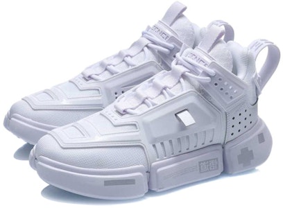 李宁 韦德之道 白色中帮 运动鞋 AGBQ117-4 Lookbook 李宁 韦德之道 白色中帮 运动鞋 AGBQ117-4