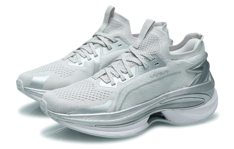 Lookbook LiNing李寧 我適5S 1.0 減震防滑耐磨 低筒 跑鞋 銀灰