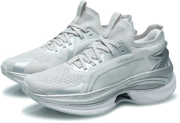 LiNing李寧 我適5S 1.0 減震防滑耐磨 低筒 跑鞋 銀灰 Lookbook LiNing李寧 我適5S 1.0 減震防滑耐磨 低筒 跑鞋 銀灰
