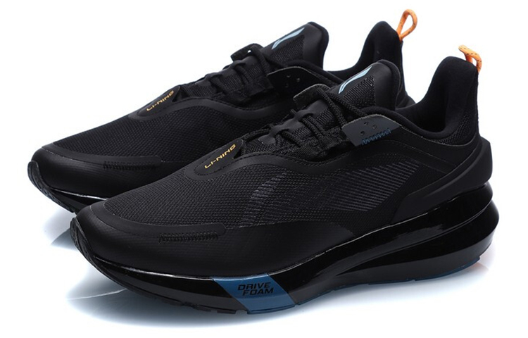 Lookbook LiNing李寧 星耀盾防震防滑輕便 低筒 跑步鞋 男款 純黑