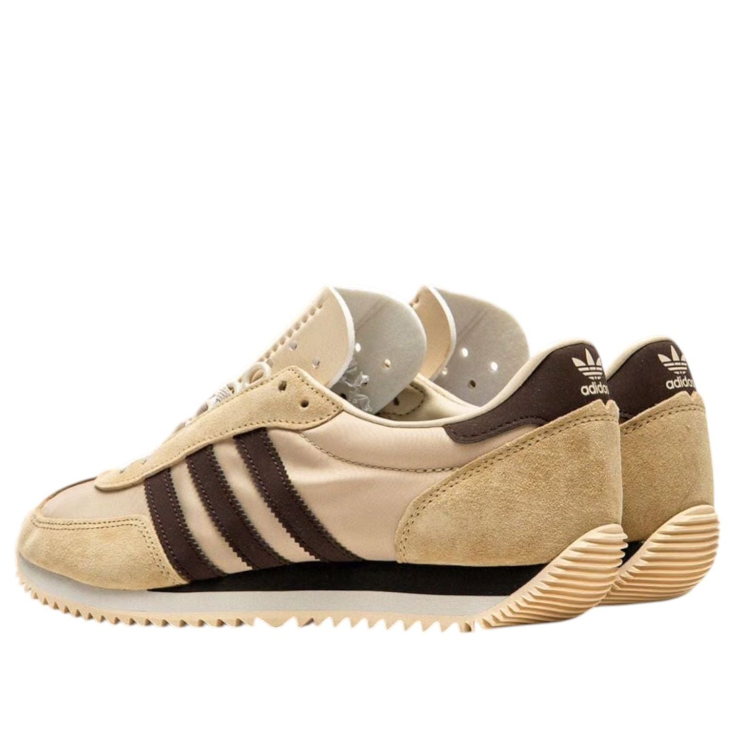 Shop Liam Gallagher x adidas Achille SZPL '石卡其色' JR4878