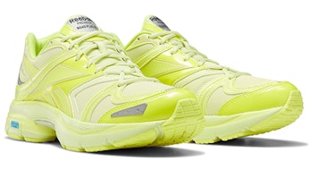 라이풀 x 리복 프리미어 로드 플러스 6 "세미 에너지 글로우 리플렉티브" H01074 Lookbook 라이풀 x 리복 프리미어 로드 플러스 6 "세미 에너지 글로우 리플렉티브" H01074