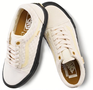 Lizzie Armanto x Vans Old Skool Pro 'Hitam Antik' VN0A45JC0ZY Lookbook Lizzie Armanto x Vans Old Skool Pro 'Hitam Antik' VN0A45JC0ZY