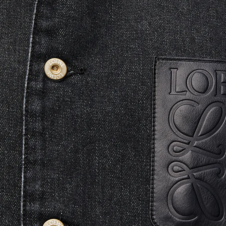 Sizing LOEWE Jaket Kasual Hitam dengan Logo Patch dan Rekaan Single-Breasted. H526Y50W09-8946