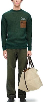 LOEWE 绿色圆领标志针织毛衣。 H526Y14KG4-4110 Lookbook LOEWE 绿色圆领标志针织毛衣。 H526Y14KG4-4110
