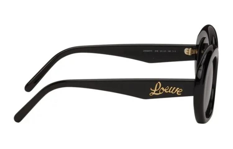 Shop LOEWE 不规则墨镜带Logo镜腿 - 黑色 LW40077I5401B